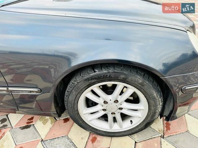 Черный Мерседес Ц-Класс, объемом двигателя 1.8 л и пробегом 385 тыс. км за 3950 $, фото 13 на Automoto.ua