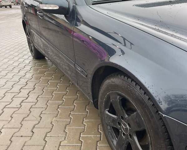 Чорний Мерседес Ц-Клас, об'ємом двигуна 2.2 л та пробігом 200 тис. км за 4200 $, фото 5 на Automoto.ua