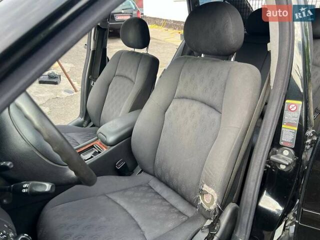 Чорний Мерседес Ц-Клас, об'ємом двигуна 2.2 л та пробігом 399 тис. км за 3000 $, фото 14 на Automoto.ua