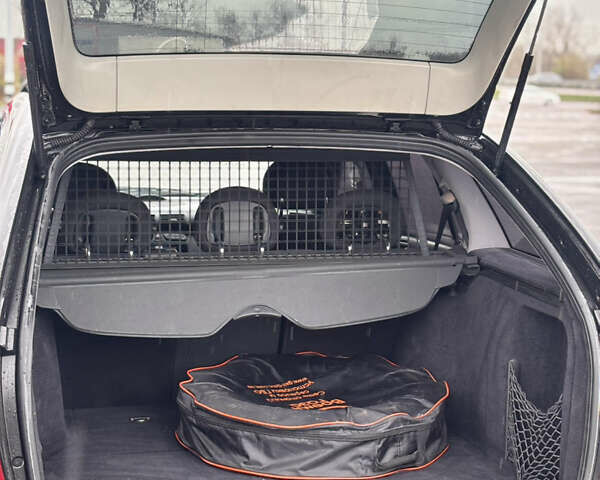 Черный Мерседес Ц-Класс, объемом двигателя 1.8 л и пробегом 165 тыс. км за 3999 $, фото 13 на Automoto.ua