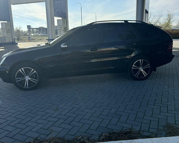 Чорний Мерседес Ц-Клас, об'ємом двигуна 2.15 л та пробігом 253 тис. км за 6500 $, фото 4 на Automoto.ua