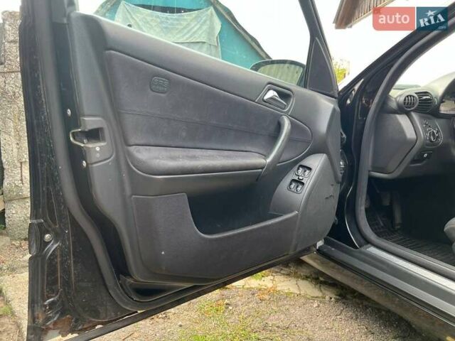 Чорний Мерседес Ц-Клас, об'ємом двигуна 2.2 л та пробігом 399 тис. км за 3000 $, фото 20 на Automoto.ua