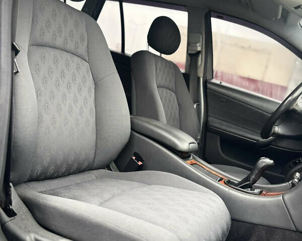 Черный Мерседес Ц-Класс, объемом двигателя 1.8 л и пробегом 165 тыс. км за 3999 $, фото 10 на Automoto.ua