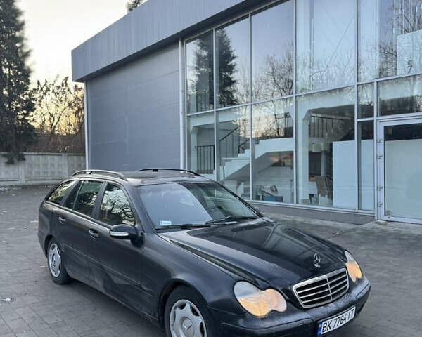 Чорний Мерседес Ц-Клас, об'ємом двигуна 2.15 л та пробігом 380 тис. км за 2950 $, фото 2 на Automoto.ua