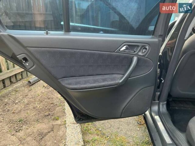 Чорний Мерседес Ц-Клас, об'ємом двигуна 2.2 л та пробігом 399 тис. км за 3000 $, фото 18 на Automoto.ua