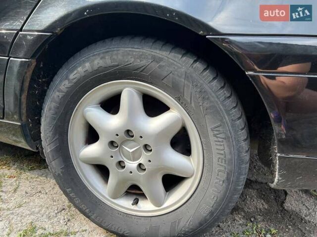 Чорний Мерседес Ц-Клас, об'ємом двигуна 2.2 л та пробігом 399 тис. км за 3000 $, фото 38 на Automoto.ua