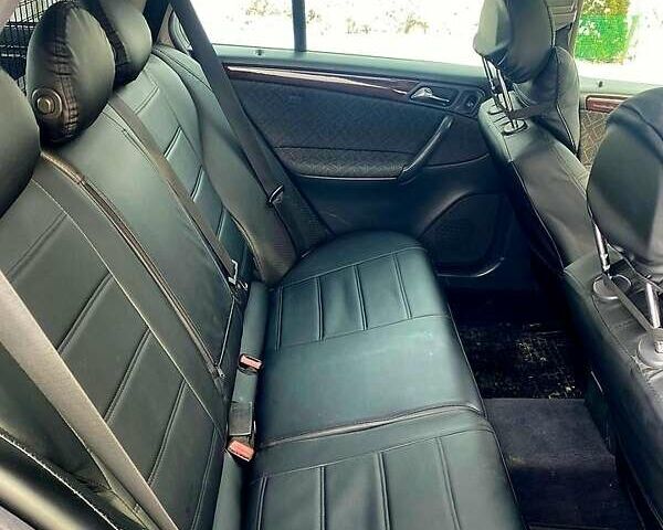 Чорний Мерседес Ц-Клас, об'ємом двигуна 2.1 л та пробігом 350 тис. км за 4800 $, фото 4 на Automoto.ua