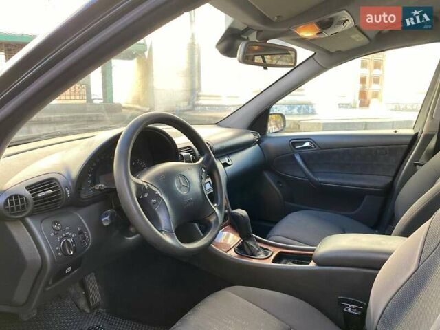 Мерседес Ц-Класс 2003 в Запорожье на Automoto.ua Черный Мерседес Ц-Класс, объемом двигателя 2.15 л и пробегом 250 тыс. км за 2850 $, фото 8 на Automoto.ua