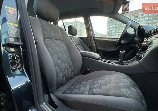 Чорний Мерседес Ц-Клас, об'ємом двигуна 1.8 л та пробігом 216 тис. км за 5490 $, фото 11 на Automoto.ua