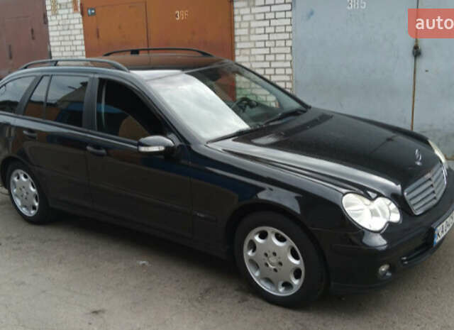 Черный Мерседес Ц-Класс, объемом двигателя 1.8 л и пробегом 255 тыс. км за 7999 $, фото 1 на Automoto.ua