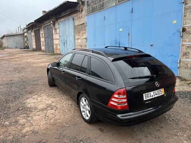 Чорний Мерседес Ц-Клас, об'ємом двигуна 2.2 л та пробігом 370 тис. км за 2800 $, фото 1 на Automoto.ua
