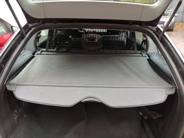 Мерседес Ц-Клас 2004 у Луцьку на Automoto.ua Чорний Мерседес Ц-Клас, об'ємом двигуна 2 л та пробігом 260 тис. км за 500 $, фото 7 на Automoto.ua