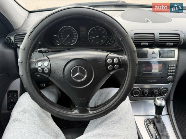 Чорний Мерседес Ц-Клас, об'ємом двигуна 1.8 л та пробігом 370 тис. км за 4300 $, фото 6 на Automoto.ua