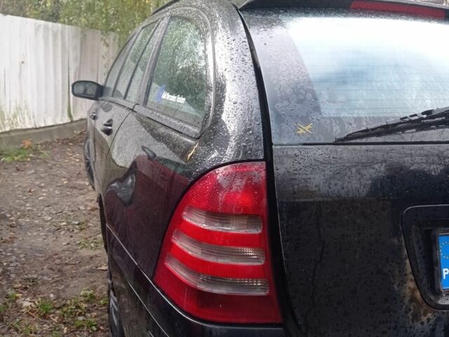 Мерседес Ц-Клас 2004 у Луцьку на Automoto.ua Чорний Мерседес Ц-Клас, об'ємом двигуна 2 л та пробігом 260 тис. км за 500 $, фото 4 на Automoto.ua