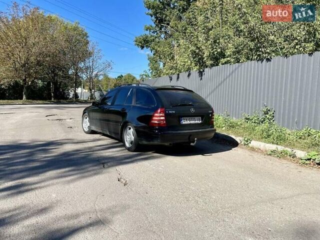 Чорний Мерседес Ц-Клас, об'ємом двигуна 2.1 л та пробігом 325 тис. км за 4000 $, фото 1 на Automoto.ua