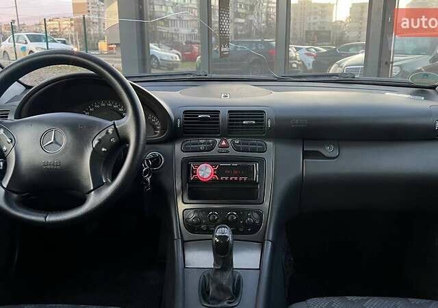 Чорний Мерседес Ц-Клас, об'ємом двигуна 1.8 л та пробігом 216 тис. км за 5490 $, фото 12 на Automoto.ua