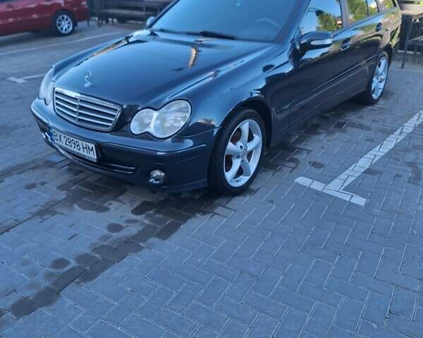 Черный Мерседес Ц-Класс, объемом двигателя 1.8 л и пробегом 300 тыс. км за 6200 $, фото 5 на Automoto.ua