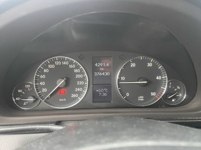 Чорний Мерседес Ц-Клас, об'ємом двигуна 2.2 л та пробігом 370 тис. км за 2800 $, фото 5 на Automoto.ua