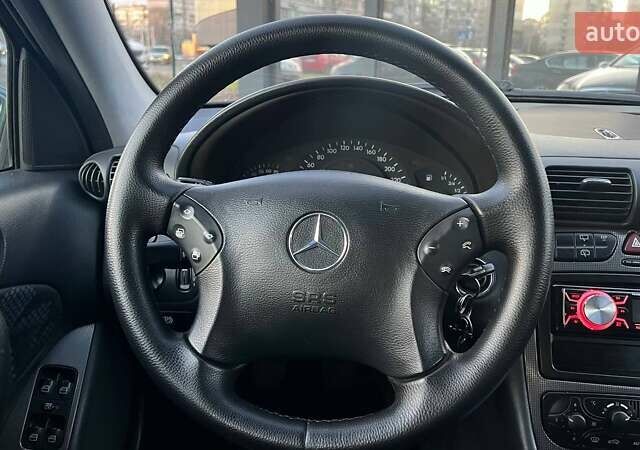 Чорний Мерседес Ц-Клас, об'ємом двигуна 1.8 л та пробігом 216 тис. км за 5490 $, фото 14 на Automoto.ua
