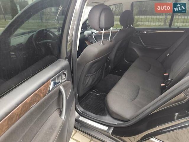 Черный Мерседес Ц-Класс, объемом двигателя 1.8 л и пробегом 252 тыс. км за 5700 $, фото 22 на Automoto.ua