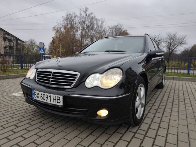 Черный Мерседес Ц-Класс, объемом двигателя 1.8 л и пробегом 252 тыс. км за 5700 $, фото 1 на Automoto.ua
