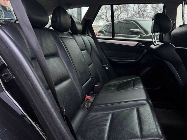 Черный Мерседес Ц-Класс, объемом двигателя 1.8 л и пробегом 294 тыс. км за 6200 $, фото 22 на Automoto.ua