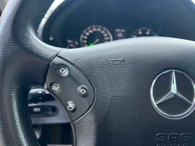 Черный Мерседес Ц-Класс, объемом двигателя 1.8 л и пробегом 294 тыс. км за 6200 $, фото 12 на Automoto.ua