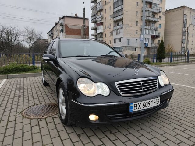 Черный Мерседес Ц-Класс, объемом двигателя 1.8 л и пробегом 252 тыс. км за 5700 $, фото 3 на Automoto.ua