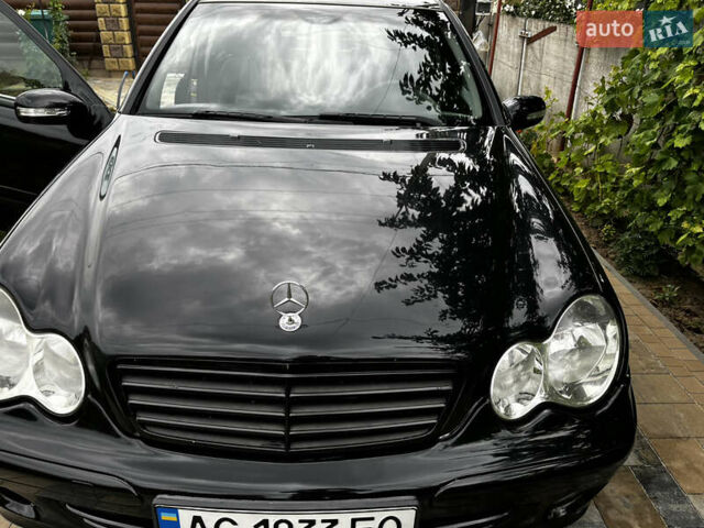 Чорний Мерседес Ц-Клас, об'ємом двигуна 2.2 л та пробігом 377 тис. км за 5700 $, фото 11 на Automoto.ua