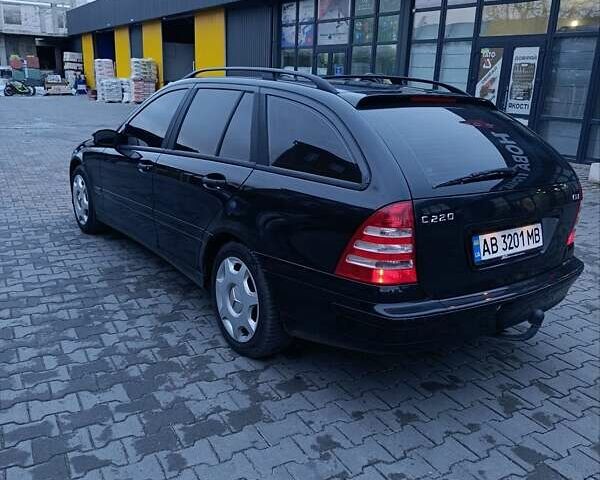Черный Мерседес Ц-Класс, объемом двигателя 2.2 л и пробегом 302 тыс. км за 3500 $, фото 5 на Automoto.ua