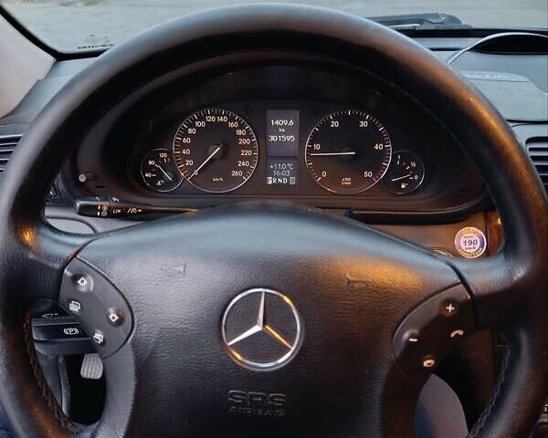 Черный Мерседес Ц-Класс, объемом двигателя 2.2 л и пробегом 302 тыс. км за 3500 $, фото 15 на Automoto.ua