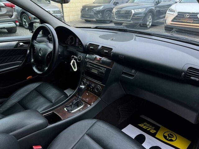 Черный Мерседес Ц-Класс, объемом двигателя 1.8 л и пробегом 294 тыс. км за 6200 $, фото 20 на Automoto.ua