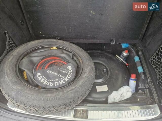 Чорний Мерседес Ц-Клас, об'ємом двигуна 1.8 л та пробігом 294 тис. км за 6200 $, фото 17 на Automoto.ua