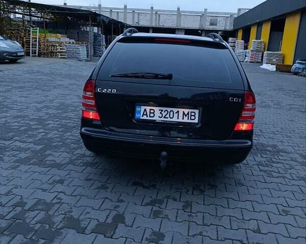 Черный Мерседес Ц-Класс, объемом двигателя 2.2 л и пробегом 302 тыс. км за 3500 $, фото 3 на Automoto.ua
