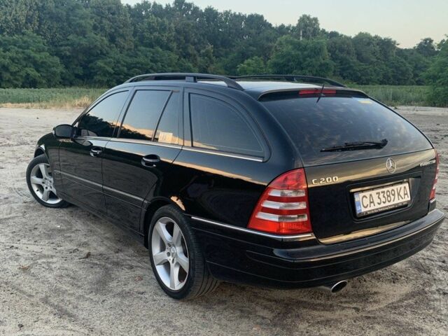 Черный Мерседес Ц-Класс, объемом двигателя 1.8 л и пробегом 260 тыс. км за 6000 $, фото 2 на Automoto.ua