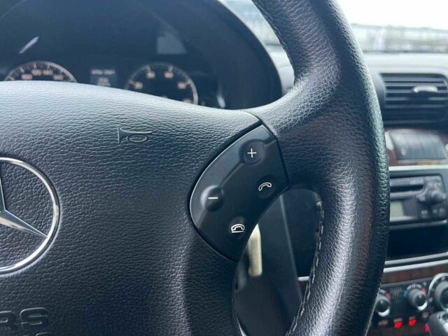 Черный Мерседес Ц-Класс, объемом двигателя 1.8 л и пробегом 294 тыс. км за 6200 $, фото 13 на Automoto.ua