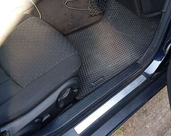 Черный Мерседес Ц-Класс, объемом двигателя 2.2 л и пробегом 350 тыс. км за 6300 $, фото 6 на Automoto.ua