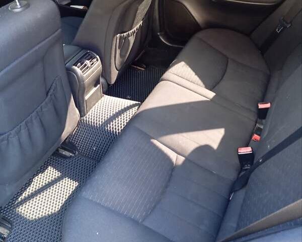 Черный Мерседес Ц-Класс, объемом двигателя 2.2 л и пробегом 350 тыс. км за 6300 $, фото 4 на Automoto.ua