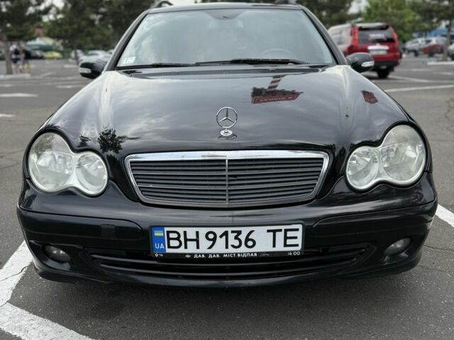 Чорний Мерседес Ц-Клас, об'ємом двигуна 2.1 л та пробігом 355 тис. км за 5200 $, фото 5 на Automoto.ua