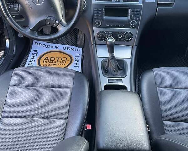 Черный Мерседес Ц-Класс, объемом двигателя 2.15 л и пробегом 283 тыс. км за 6890 $, фото 8 на Automoto.ua