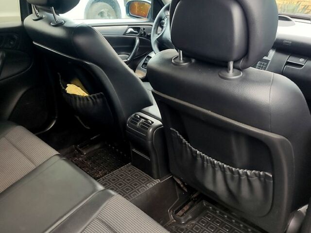 Черный Мерседес Ц-Класс, объемом двигателя 2.1 л и пробегом 460 тыс. км за 6500 $, фото 8 на Automoto.ua