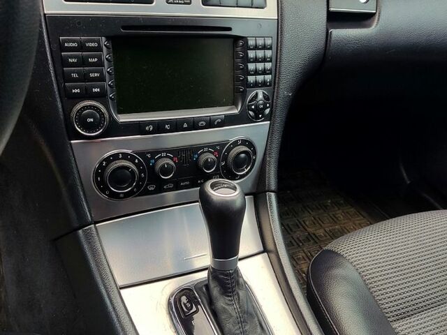 Черный Мерседес Ц-Класс, объемом двигателя 2.1 л и пробегом 460 тыс. км за 6500 $, фото 6 на Automoto.ua