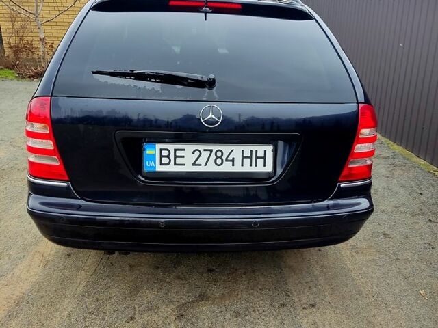 Черный Мерседес Ц-Класс, объемом двигателя 2.1 л и пробегом 460 тыс. км за 6500 $, фото 2 на Automoto.ua