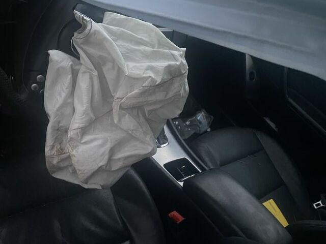 Чорний Мерседес Ц-Клас, об'ємом двигуна 2.2 л та пробігом 250 тис. км за 1000 $, фото 4 на Automoto.ua