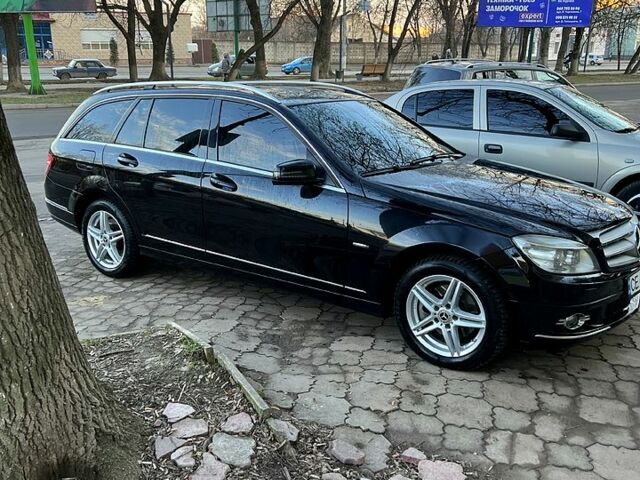 Чорний Мерседес Ц-Клас, об'ємом двигуна 2.1 л та пробігом 360 тис. км за 11000 $, фото 2 на Automoto.ua