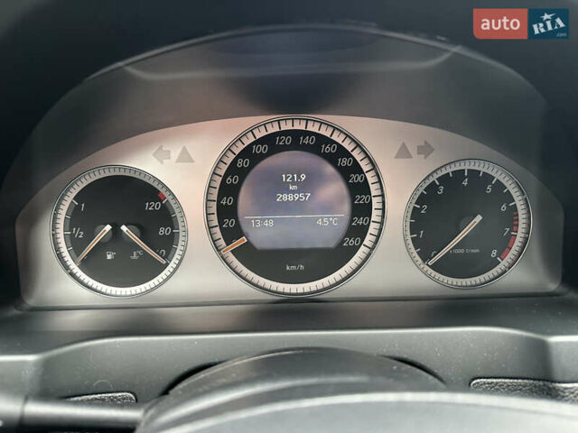 Чорний Мерседес Ц-Клас, об'ємом двигуна 1.8 л та пробігом 289 тис. км за 8500 $, фото 17 на Automoto.ua