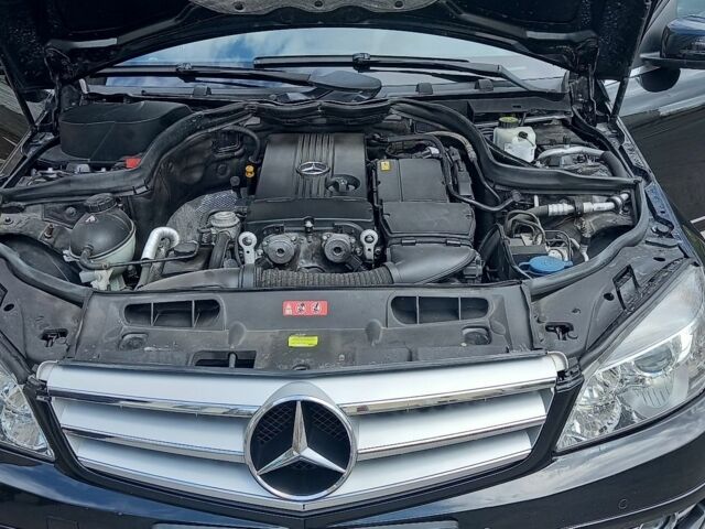 Черный Мерседес Ц-Класс, объемом двигателя 1.8 л и пробегом 199 тыс. км за 8200 $, фото 6 на Automoto.ua