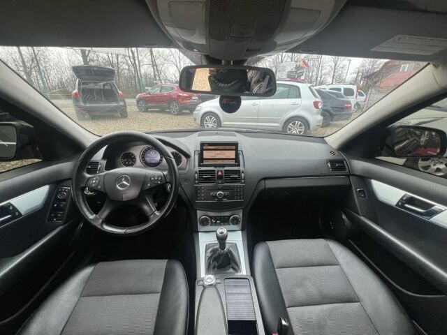 Черный Мерседес Ц-Класс, объемом двигателя 2.2 л и пробегом 279 тыс. км за 7999 $, фото 12 на Automoto.ua