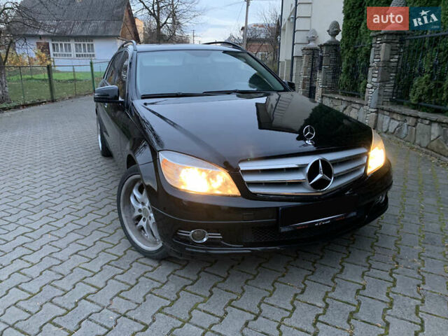 Черный Мерседес Ц-Класс, объемом двигателя 2.2 л и пробегом 425 тыс. км за 8550 $, фото 2 на Automoto.ua