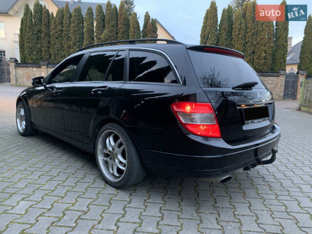 Черный Мерседес Ц-Класс, объемом двигателя 2.2 л и пробегом 425 тыс. км за 8550 $, фото 9 на Automoto.ua